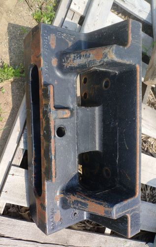 Magnum weight bracket 257326A2